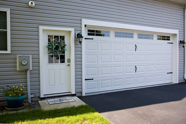 24/7 Emergency Garage Door Panel Replacement experts in San Antonio Heights, CA